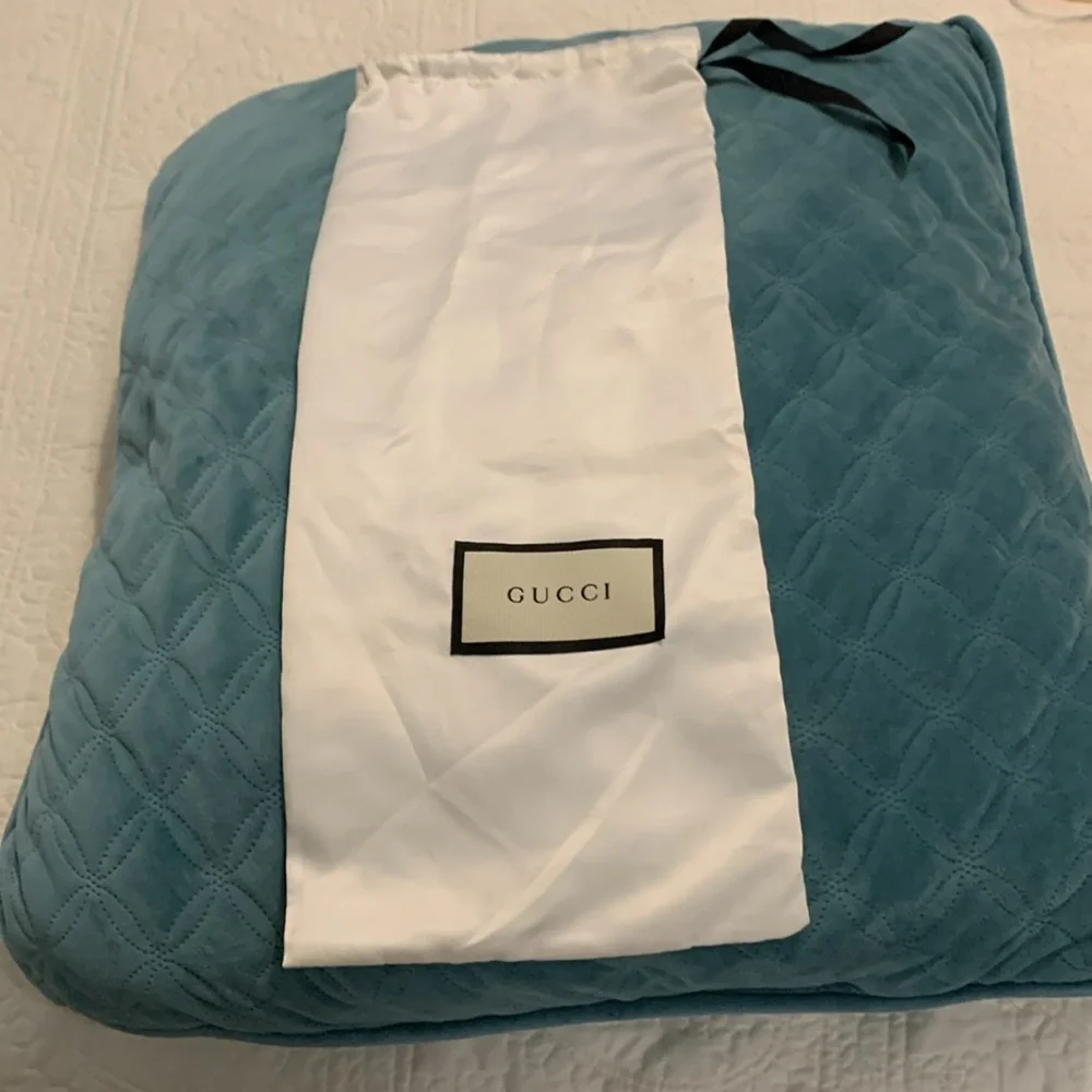 Gucci Satin Dust Bag. PreOwned See pictures for measurements. Has small stain